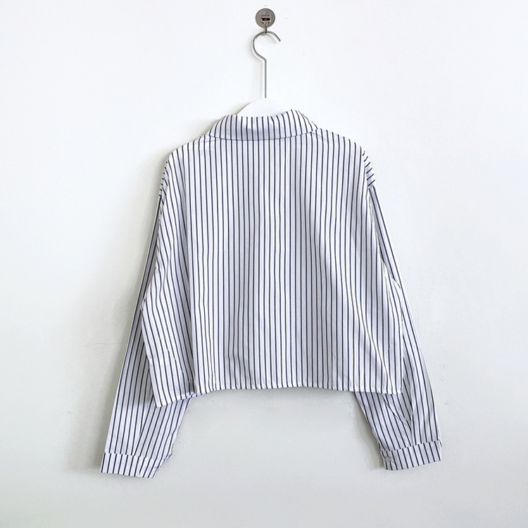 ストライプルーズクロップシャツ