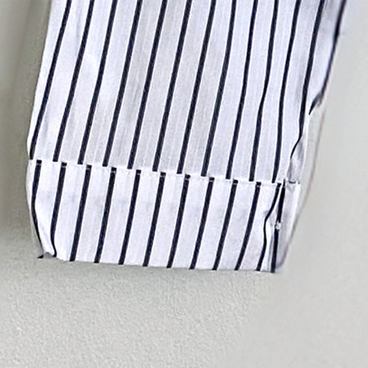 ストライプルーズクロップシャツ