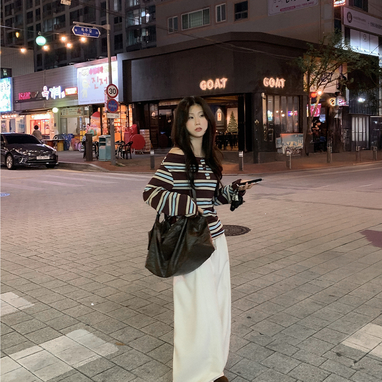 オフショルダーボーダーボタン長袖Tシャツ BROWN