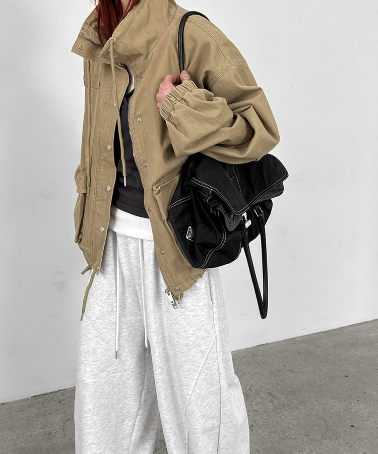 ヘリンボーンハイネックジャンパー BEIGE