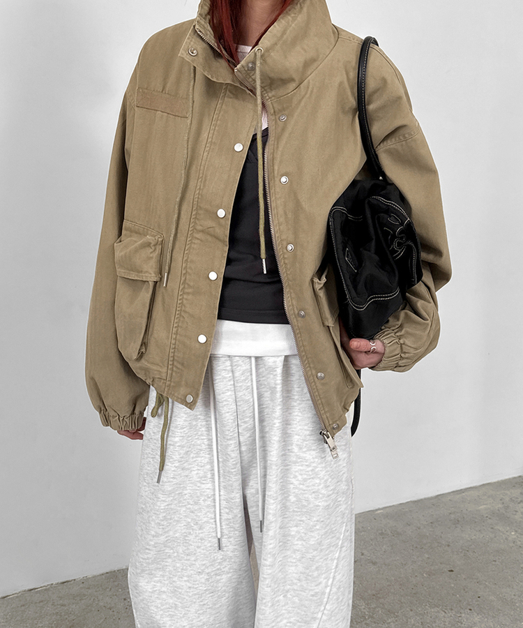 ヘリンボーンハイネックジャンパー BEIGE