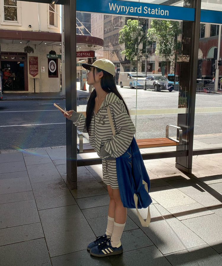 【SET】ストライプフードジップアップ＋ショートパンツ GREY