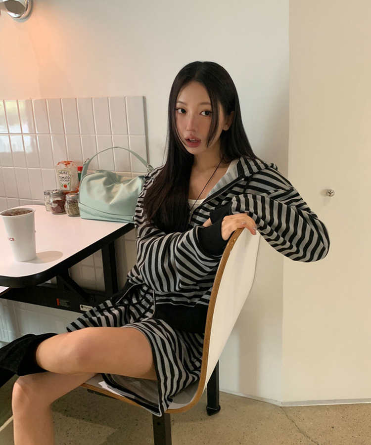 【SET】ストライプフードジップアップ＋ショートパンツ BLACK