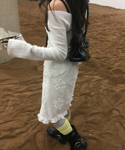 パンチングレースフラワー刺繍フリルミディスカート IVORY