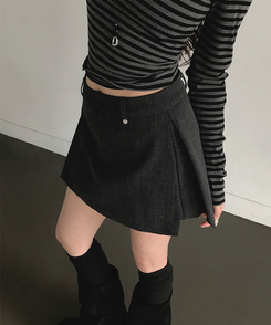 【ベルト付き】サイドスリットミニスカートパンツ CHARCOAL