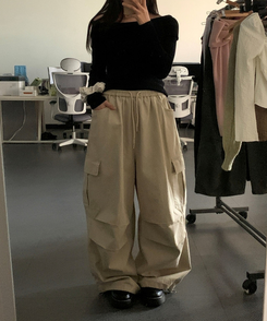 カーゴポケットバルーンフィットワイドロングパンツ BEIGE