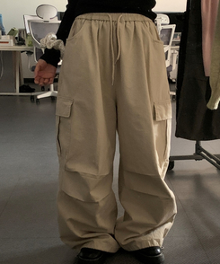カーゴポケットバルーンフィットワイドロングパンツ BEIGE