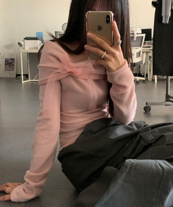リボンオフショルダー長袖Tシャツ PINK