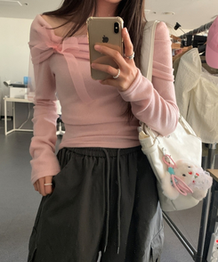 リボンオフショルダー長袖Tシャツ PINK