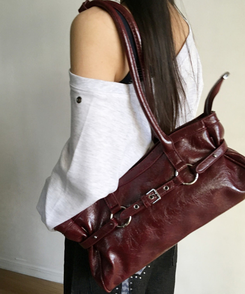 シルバーベルトアイレットスクエアバッグ RED