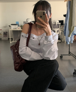 シルバーベルトアイレットスクエアバッグ RED