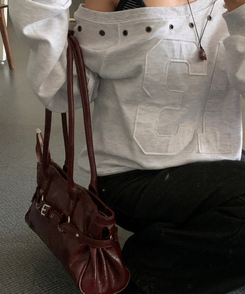 シルバーベルトアイレットスクエアバッグ RED