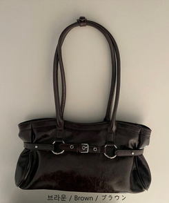 シルバーベルトアイレットスクエアバッグ