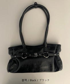 シルバーベルトアイレットスクエアバッグ