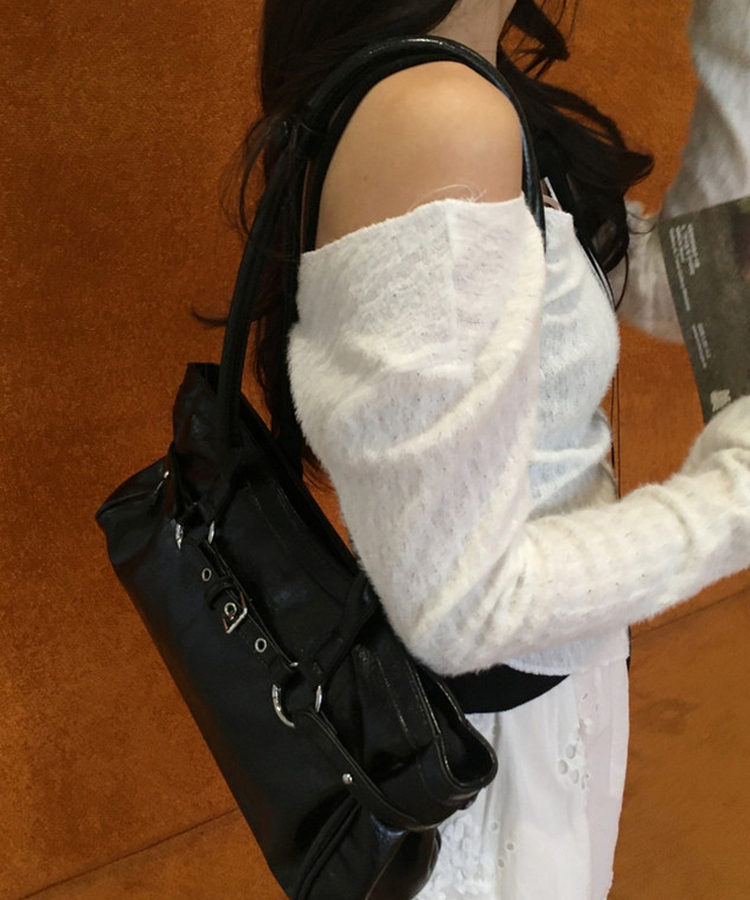 シルバーベルトアイレットスクエアバッグ BLACK