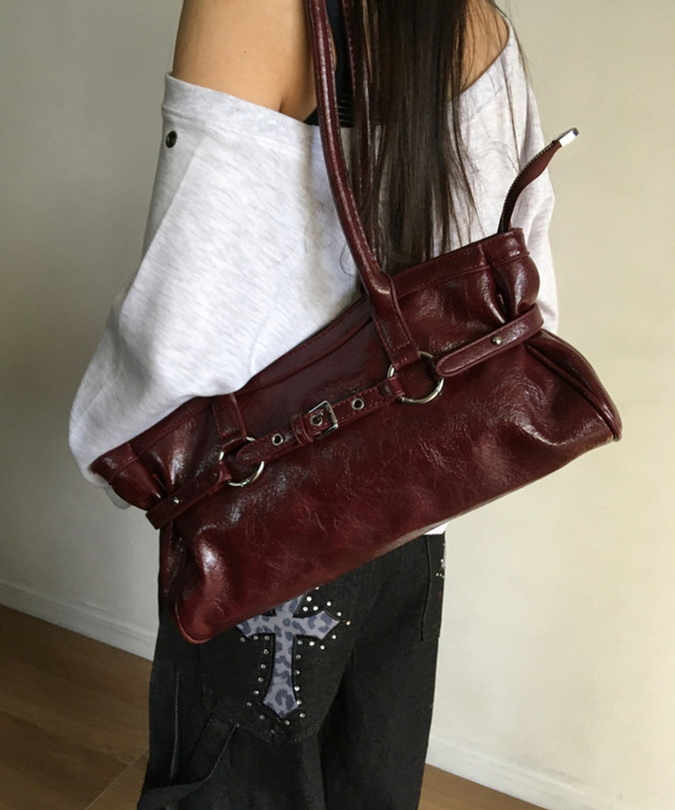 シルバーベルトアイレットスクエアバッグ RED