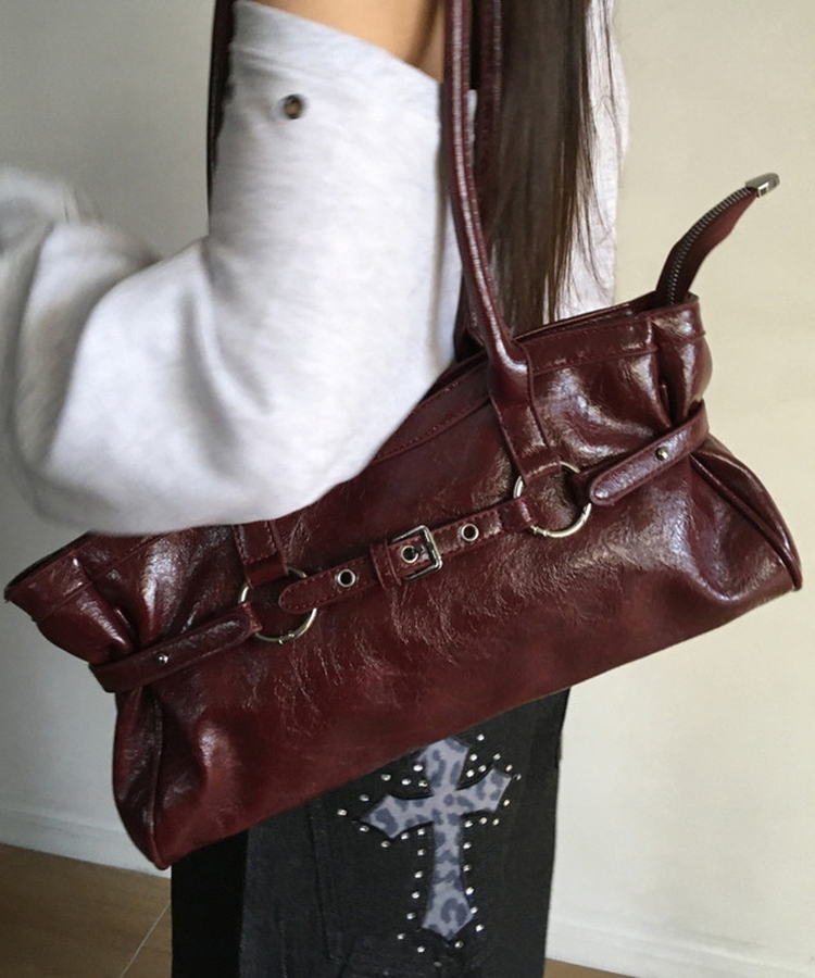 シルバーベルトアイレットスクエアバッグ RED