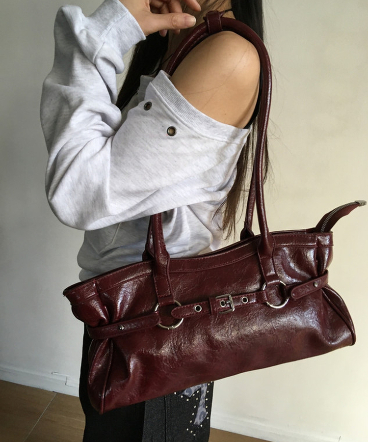 シルバーベルトアイレットスクエアバッグ RED