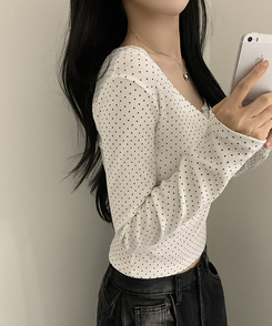 ドットボタンスリムVネック長袖Tシャツ IVORY