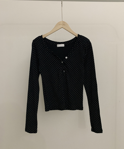 ドットボタンスリムVネック長袖Tシャツ