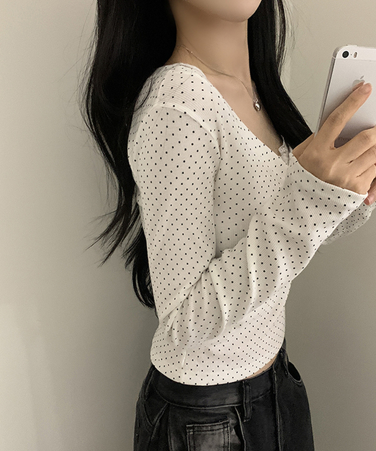 ドットボタンスリムVネック長袖Tシャツ IVORY