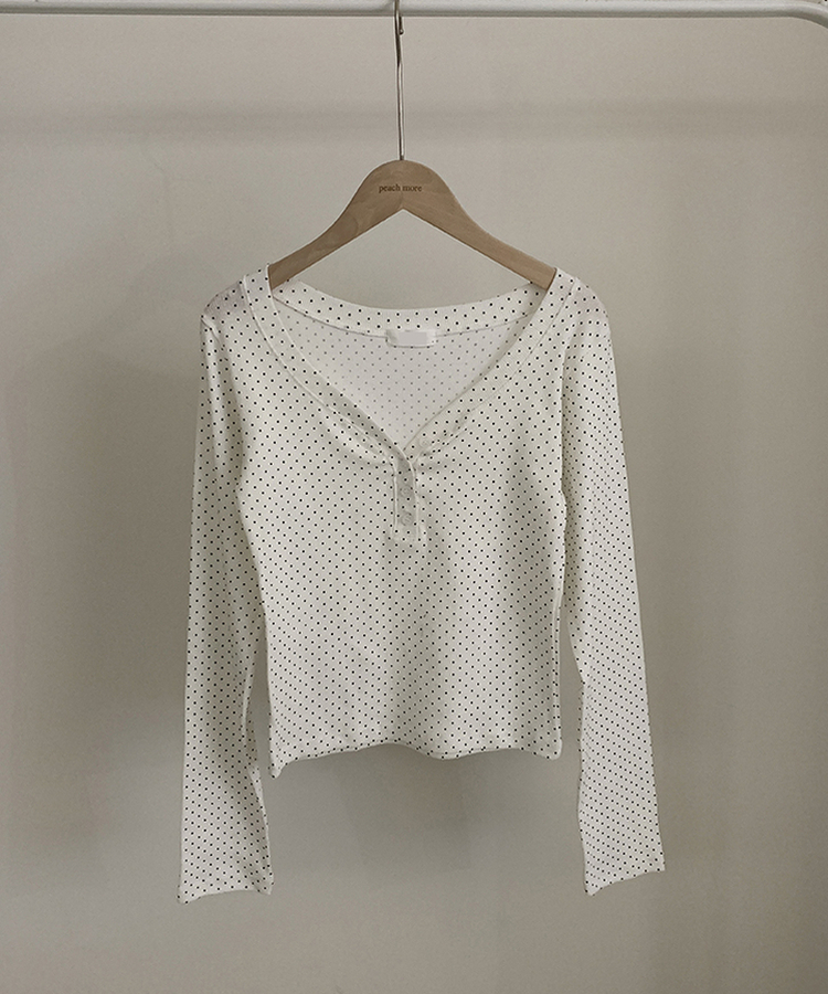 ドットボタンスリムVネック長袖Tシャツ