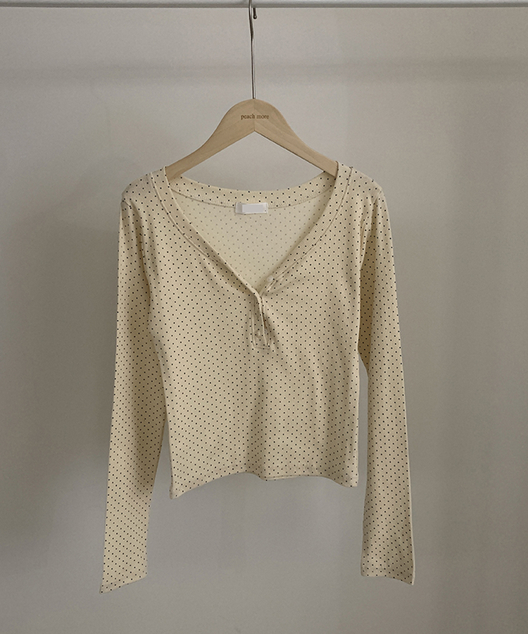 ドットボタンスリムVネック長袖Tシャツ