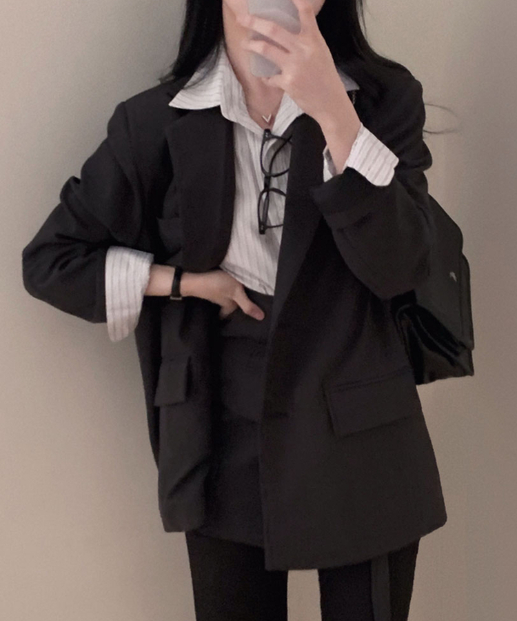 직각어깨 만들어주는모노톤 오버핏 투버튼 자켓 레이어드 랩스커트 투피스 셋업 세트 차콜