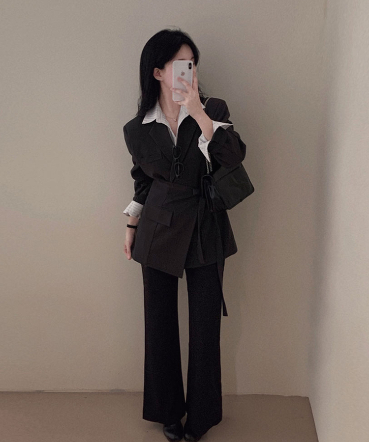 직각어깨 만들어주는모노톤 오버핏 투버튼 자켓 레이어드 랩스커트 투피스 셋업 세트 차콜