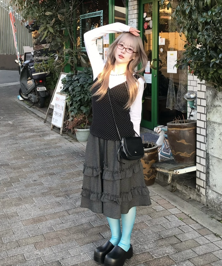 ドットVネックタンクトップ BLACK