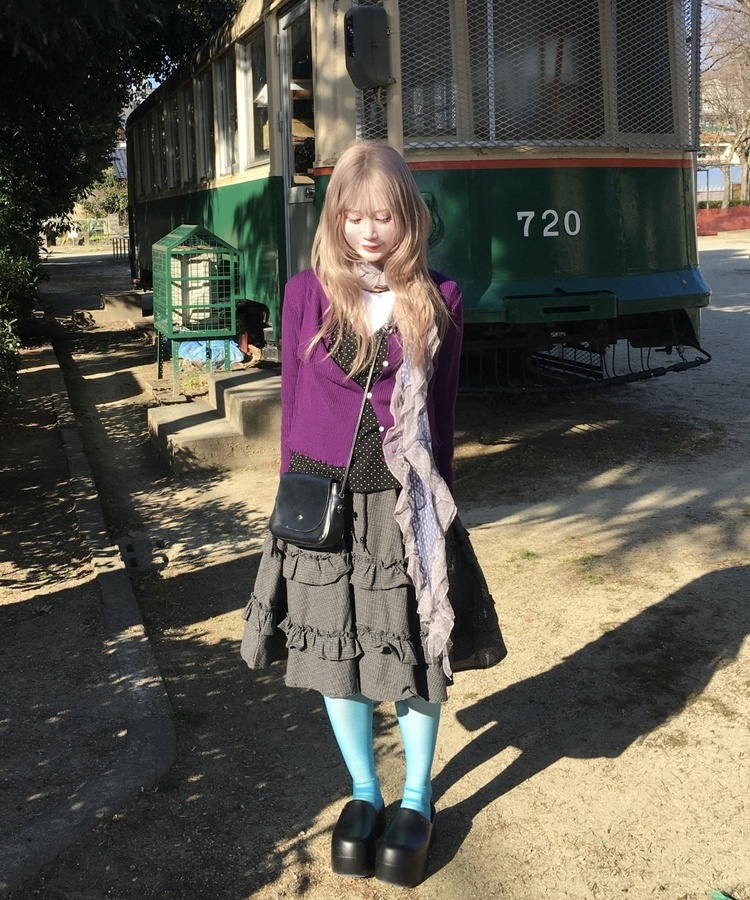 ドットVネックタンクトップ BLACK