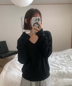 ボタン袖ルーズフィットVニット BLACK