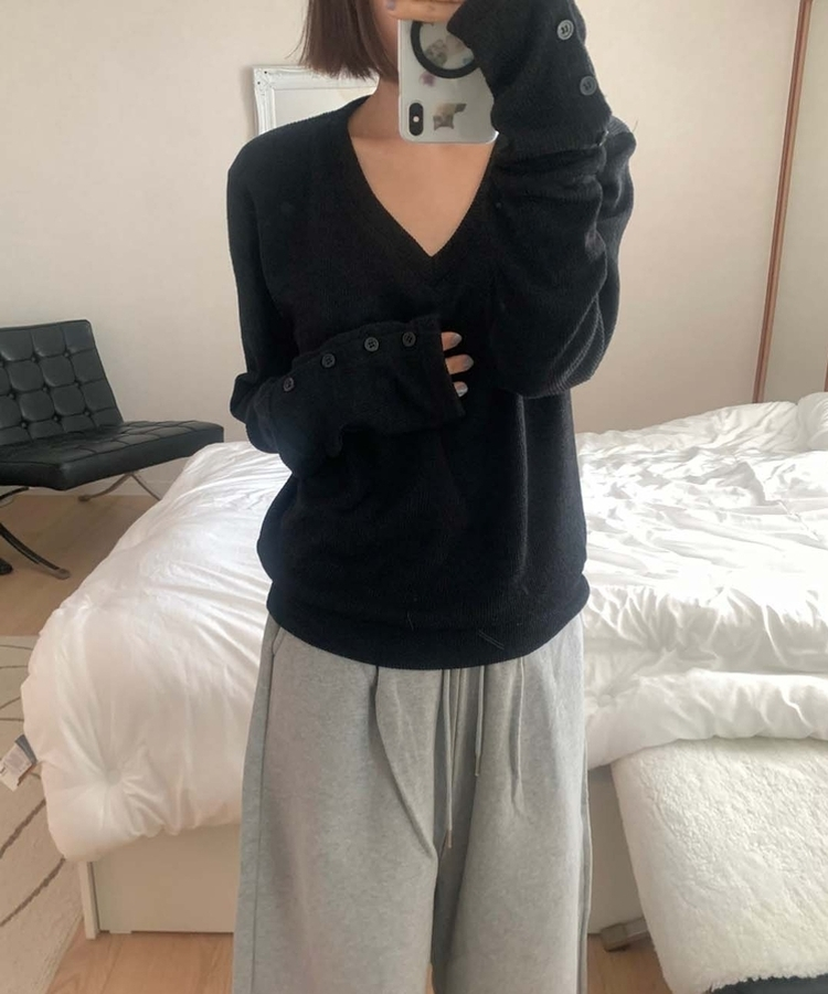 ボタン袖ルーズフィットVニット BLACK