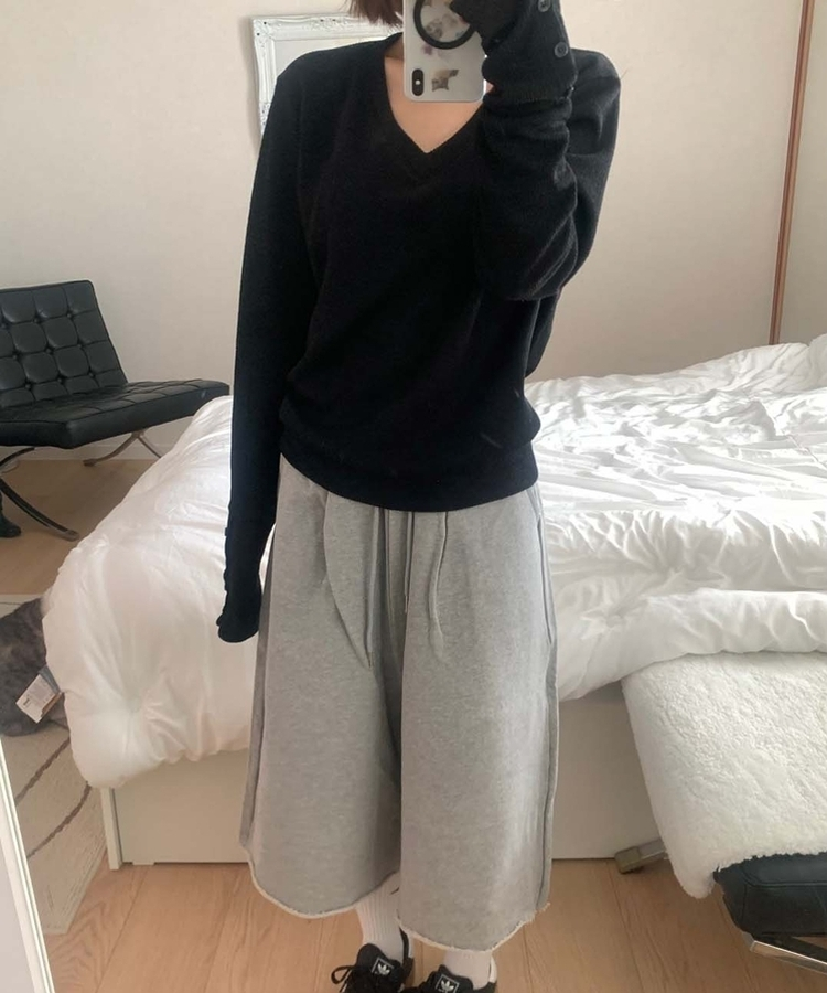 ボタン袖ルーズフィットVニット BLACK