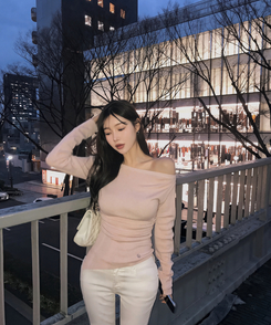 オフショルダーシアリングニット PINK