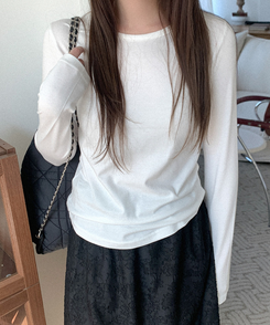 シンプルラウンド長袖Tシャツ IVORY