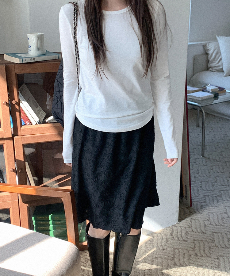 シンプルラウンド長袖Tシャツ IVORY