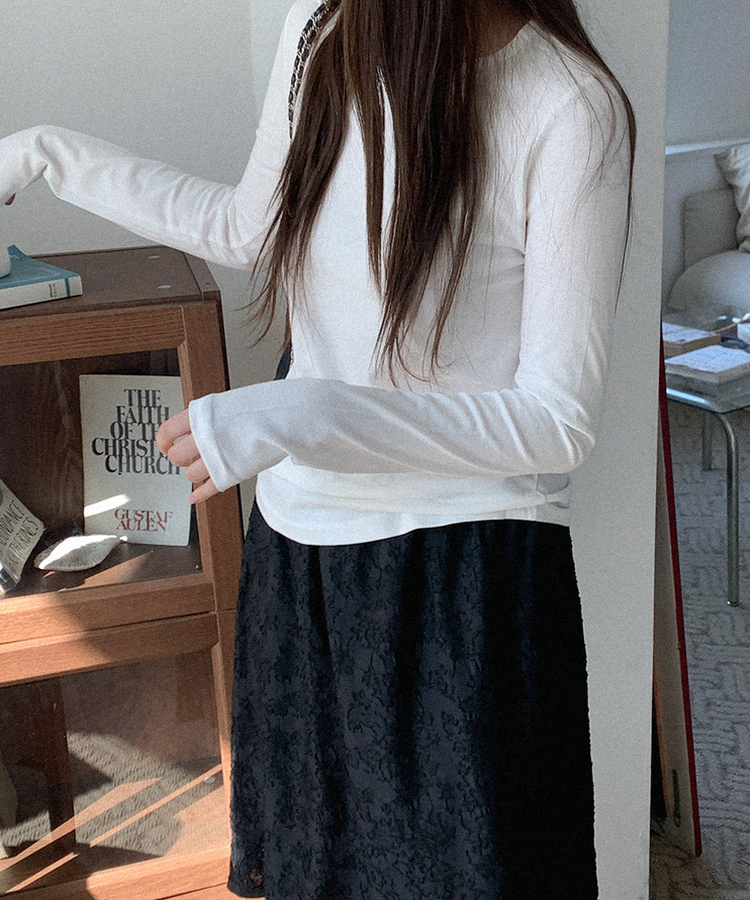 シンプルラウンド長袖Tシャツ IVORY