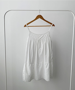 レースリボンパンチングミディワンピース