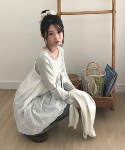 レースリボンパンチングミディワンピース IVORY