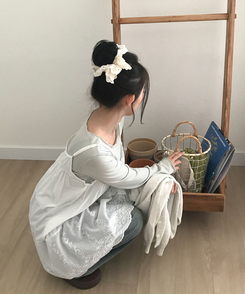 レースリボンパンチングミディワンピース IVORY