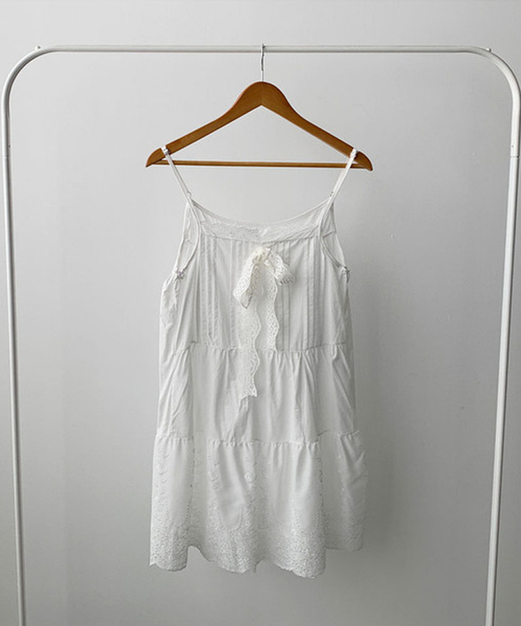 レースリボンパンチングミディワンピース