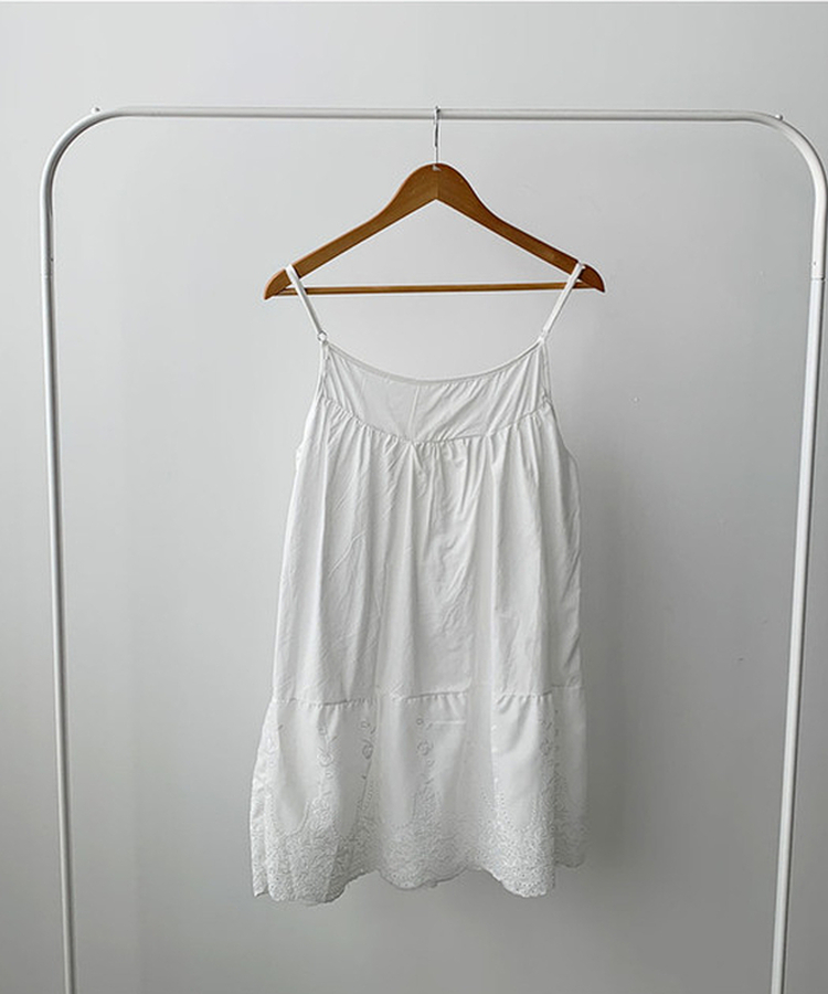 レースリボンパンチングミディワンピース