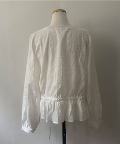 リボンストリングパンチングフレアブラウス