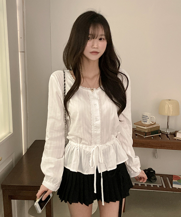 소비 레이스 허리 리본 스트링 펀칭 플레어 블라우스 화이트