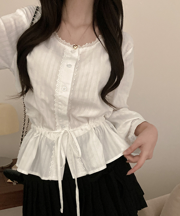 소비 레이스 허리 리본 스트링 펀칭 플레어 블라우스 화이트