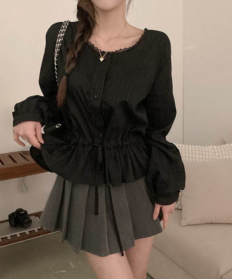 소비 레이스 허리 리본 스트링 펀칭 플레어 블라우스 블랙