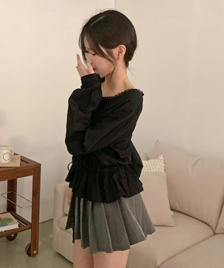 소비 레이스 허리 리본 스트링 펀칭 플레어 블라우스 블랙