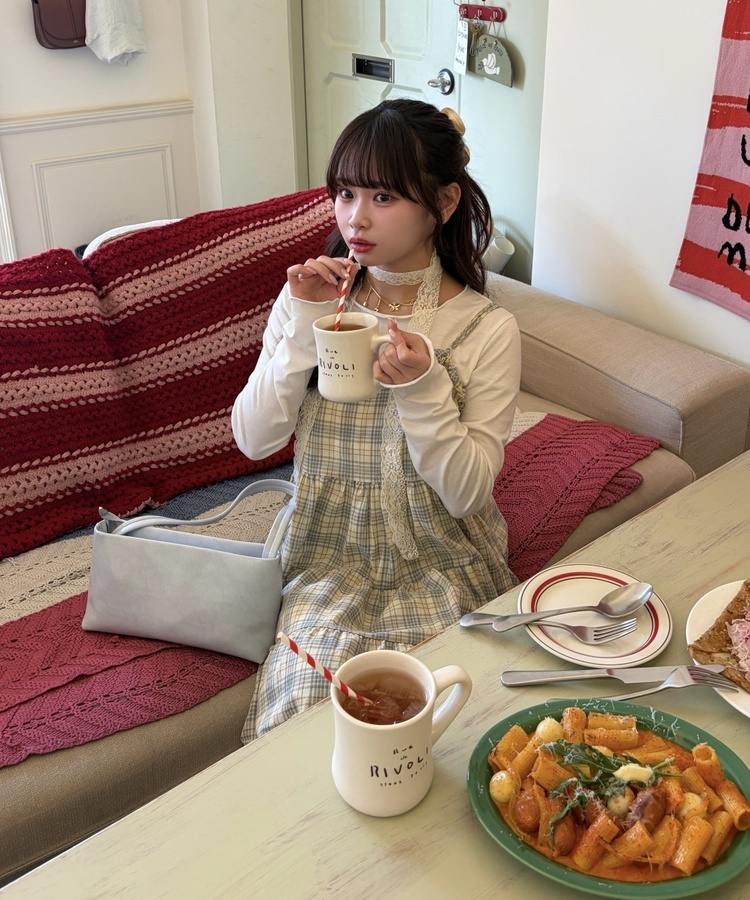 ウェーブフリル長袖トップス IVORY