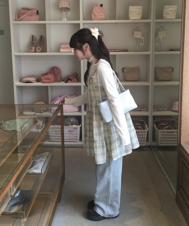 ウェーブフリル長袖トップス IVORY